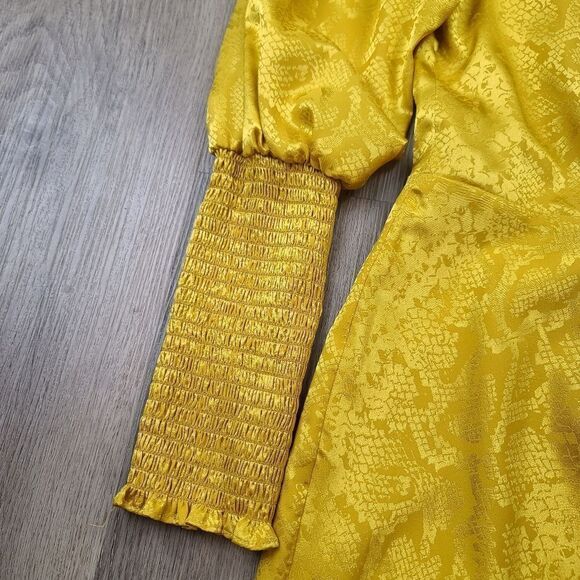 Wayf Long Sleeve Mini Wrap Dress size S - Picture 3 of 9